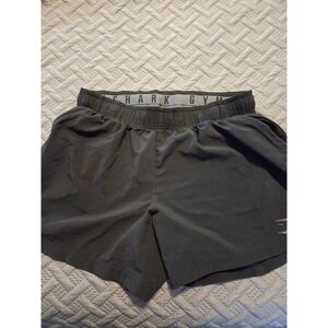Men's Gymshark 5" Black Arrival Shorts Size XXL Elastic Waist Zipper pockets.